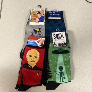 NWT Lot of 4 Pair Men's Novelty Socks Star Trek Picard Aliens Bikes Dots Stripes